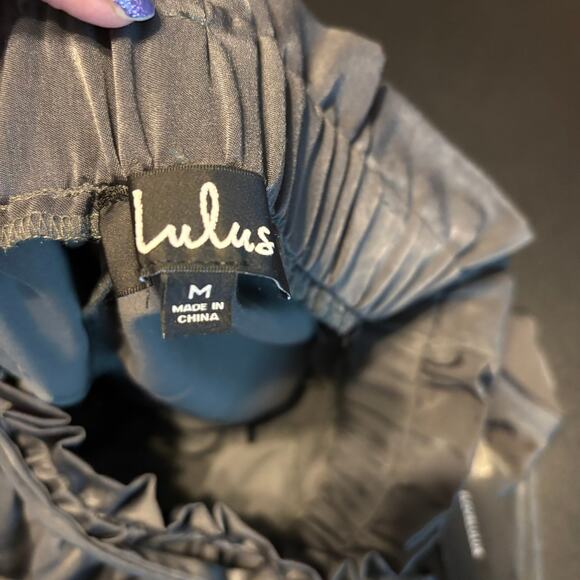 Lulus Chic Gray Paper Bag Tie Waist Pants Medium M NWT Shiny Dressy Cuff Hem - Picture 6 of 7